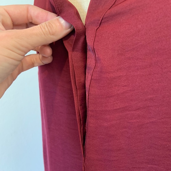 NWOT Simply Vera Wang Silky Red Bell Sleeve Blouse - Picture 5 of 11